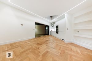 Photo 27- click for photo gallery